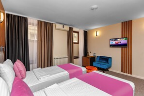 Deluxe-Zweibettzimmer | Hochwertige Bettwaren, Zimmersafe, Verdunkelungsvorhänge