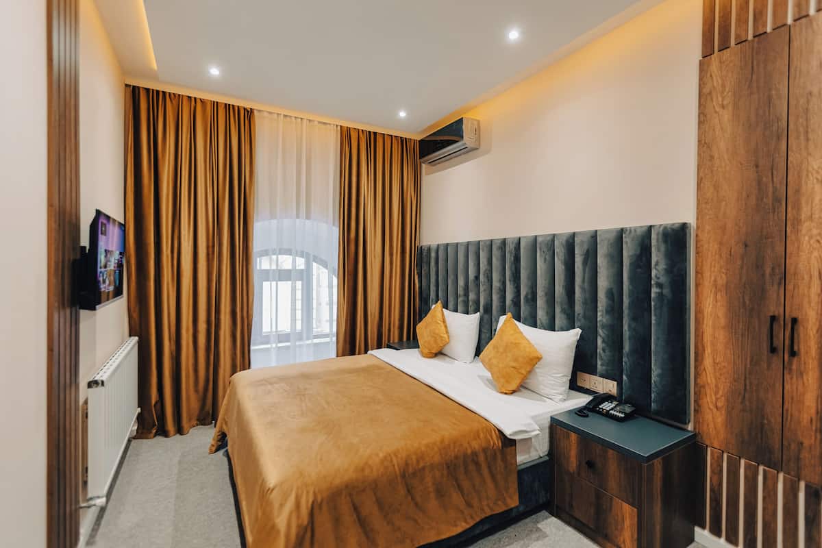 Deluxe Double Room, City View