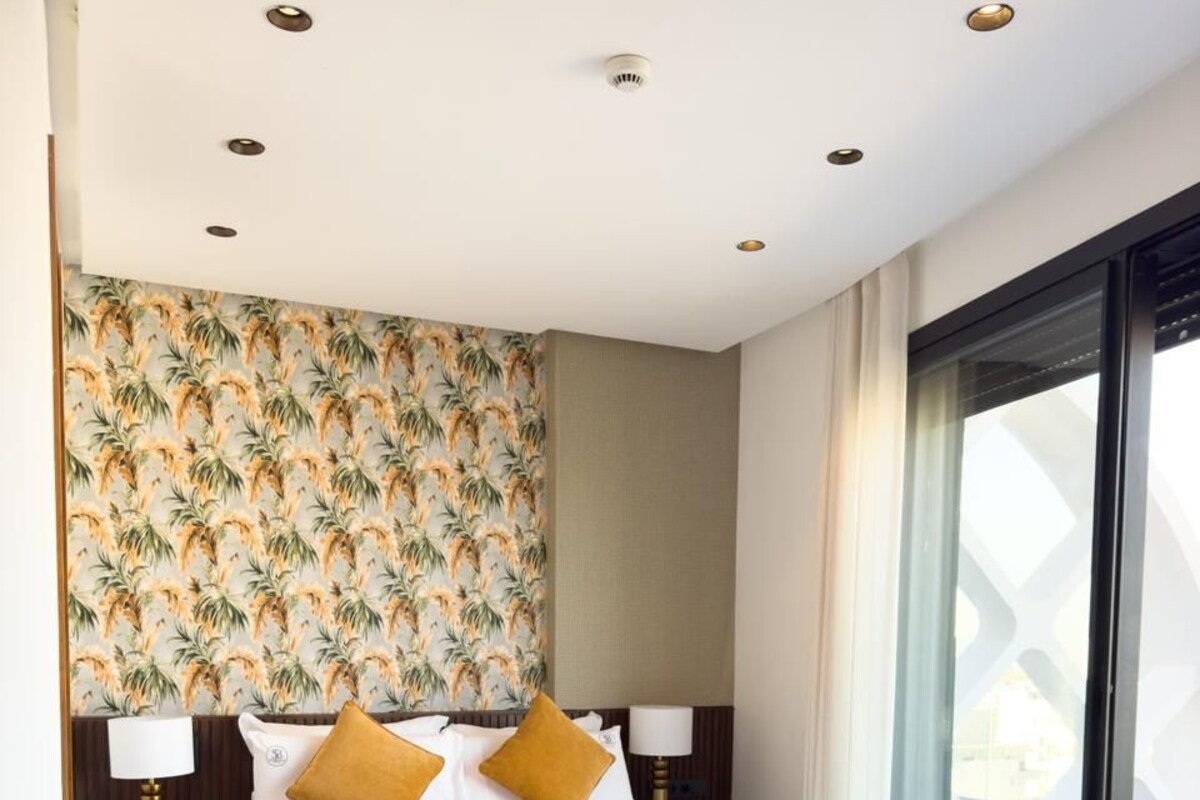 Deluxe Studio, 1 Double Bed | In-room safe, blackout drapes, soundproofing, WiFi (free)