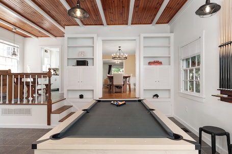 ゲーム室. Exclusive Lux Home Near Town • Game Rm • Gym • 4BR