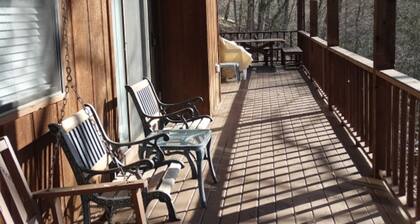 Gail's Retreat Cabin