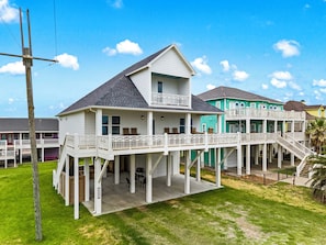 Exterior - Ocean View l Tiki Bar, Deck & Private Beach Access (Port Bolivar)