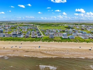 Beach nearby - Ocean View l Tiki Bar, Deck & Private Beach Access (Port Bolivar)