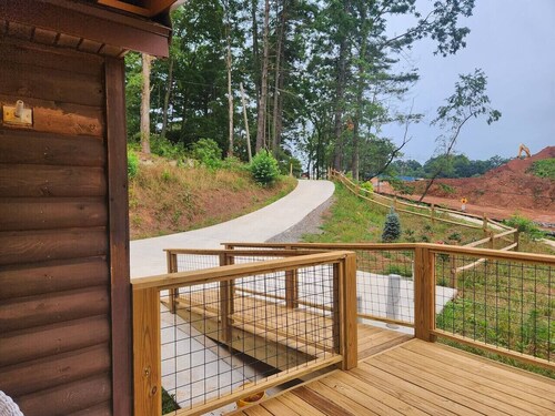 Wildflower Hill Cabin