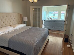 4 bedrooms, WiFi, bed sheets - Updated 4-bedroom
Toddler safe backyard, new appliances and furniture, green egg (Jarreau)