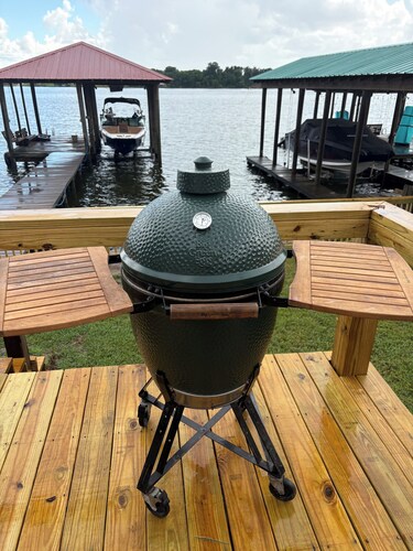 Updated 4-bedroom
Toddler safe backyard, new appliances and furniture, green egg