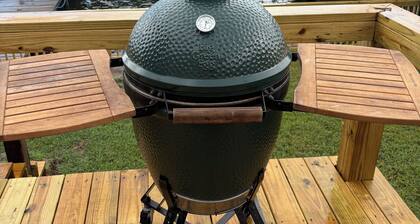 Updated 4-bedroom
Toddler safe backyard, new appliances and furniture, green egg
