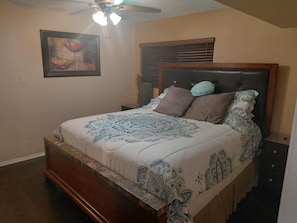 1 habitación, tabla de planchar con plancha, internet y ropa de cama 