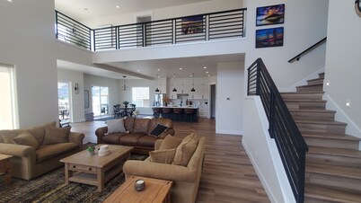 Lux 3 bdrm/3 bath sleeps 8 in George, Wa near Gorge Amphitheater & Wine Country