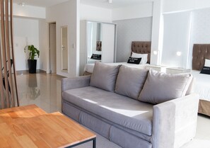 Travel cot, free WiFi, bed sheets