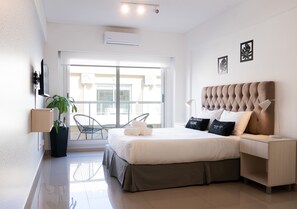 Suite, balkong | Wi-fi (inkludert) og sengetøy