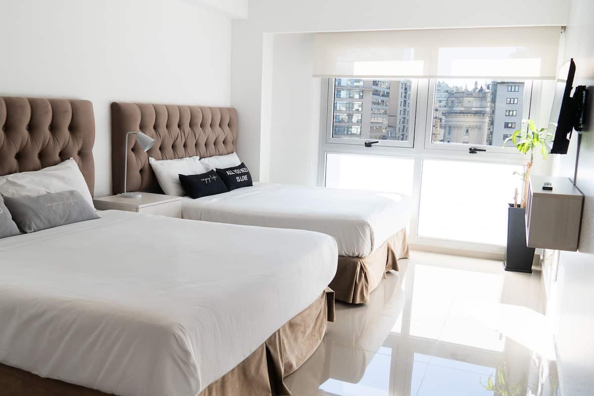 Free WiFi, bed sheets