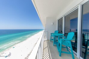 Huoneisto, 1 keskisuuri parisänky ja vuodesohva (Boardwalk 2205) | Ulkoalueet