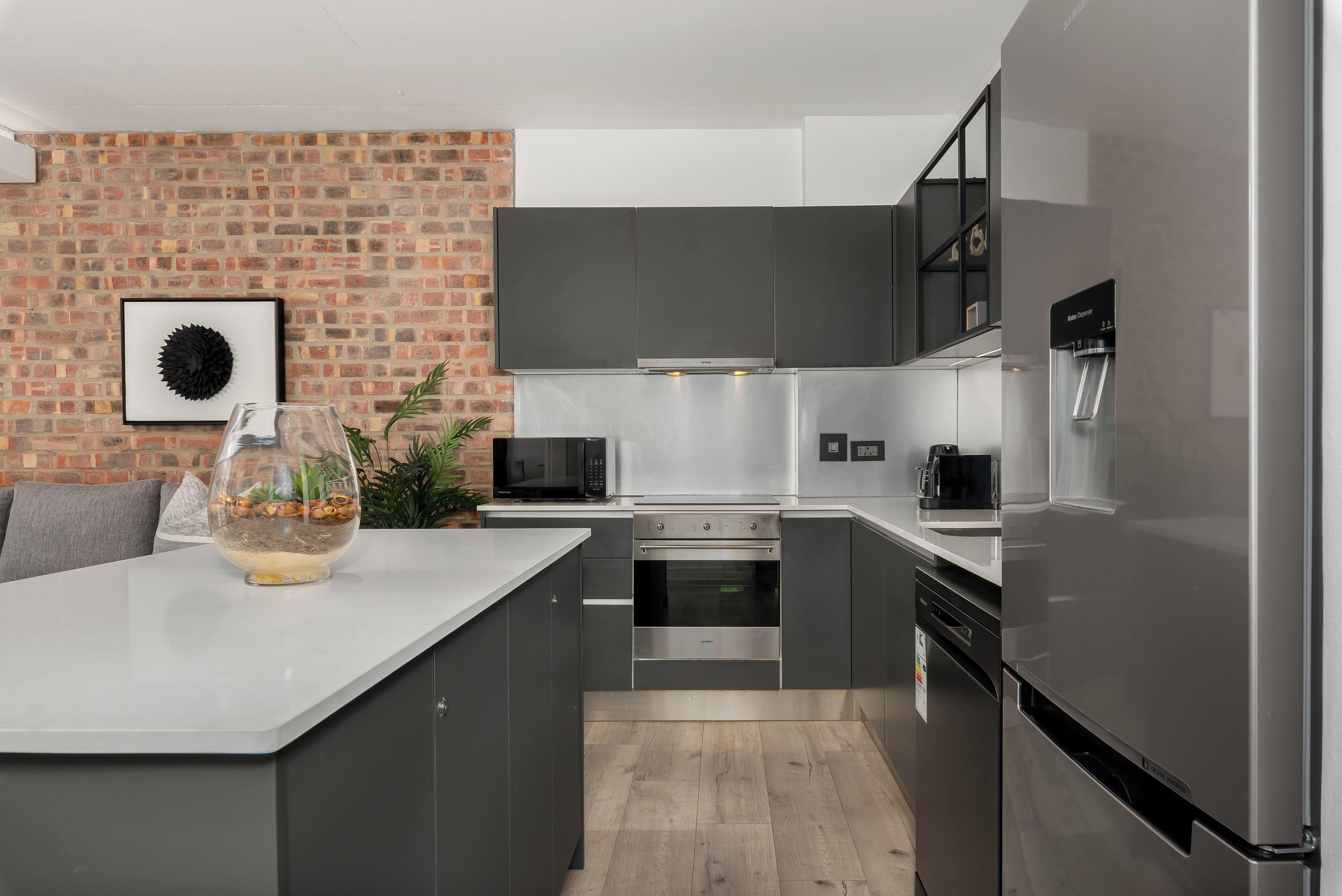 Kühlschrank, Ofen, Herdplatte, Geschirrspüler