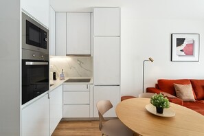 Frigorifero, microonde, forno, lavastoviglie
