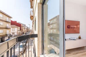 Interior - GuestReady - The Waxing Gibbous Apartment (Porto)