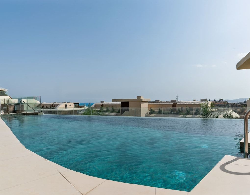 حمام سباحة