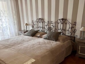 Apartment | 1 Schlafzimmer, laptopgeeigneter Arbeitsplatz, BĂŒgeleisen/BĂŒgelbrett