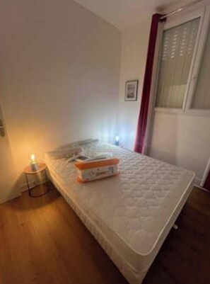 Apartment | 1 Schlafzimmer, laptopgeeigneter Arbeitsplatz, Bügeleisen/Bügelbrett
