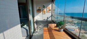 Basic Apartment | Outdoor dining