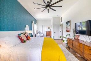 4 bedrooms, in-room safe, WiFi, bed sheets