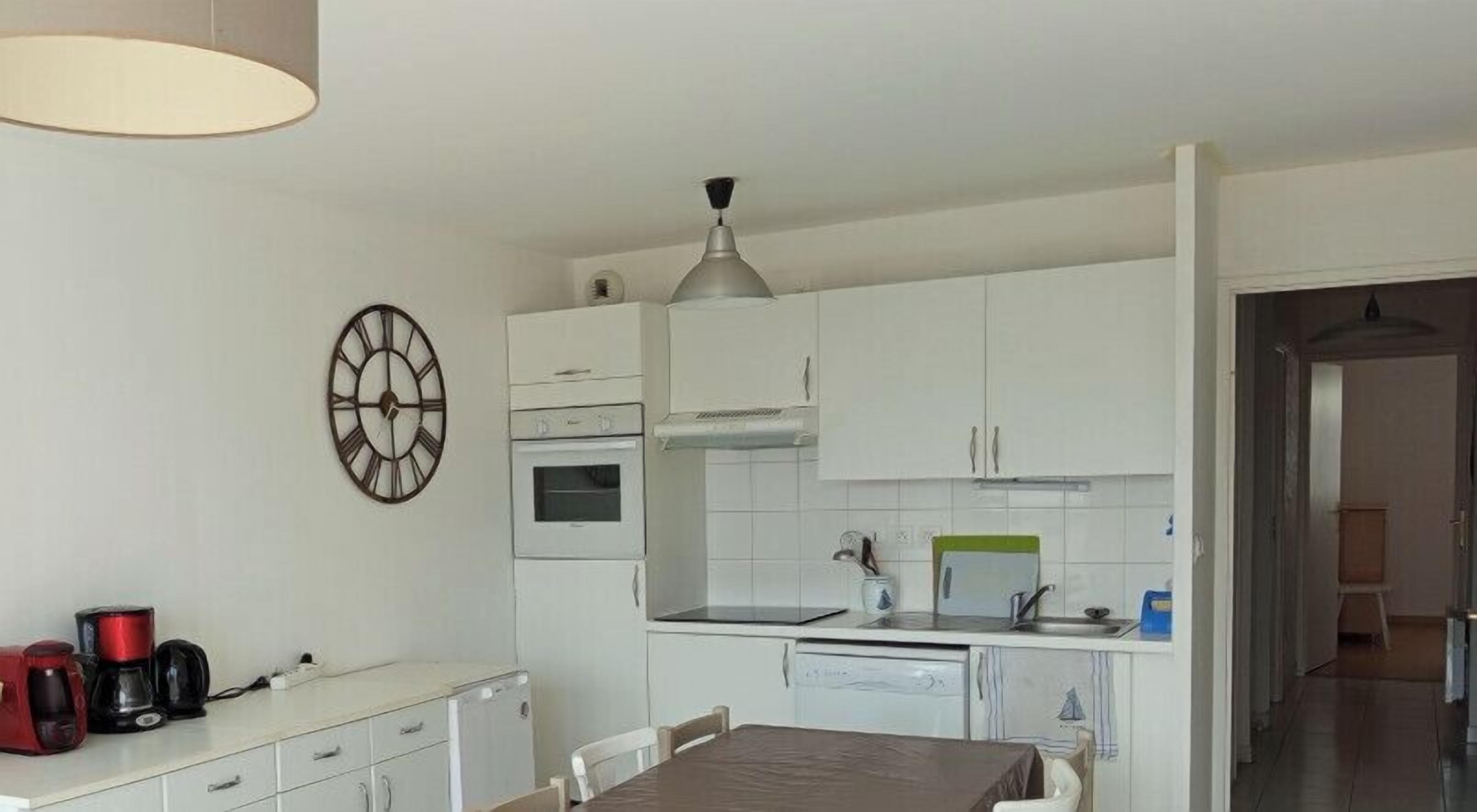 Réfrigérateur, micro-ondes, four, lave-vaisselle