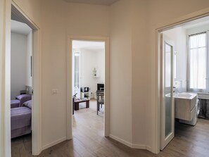 2 habitaciones, tabla de planchar con plancha, wifi y ropa de cama 