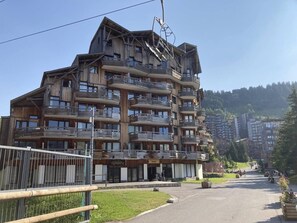 Exterior - 50m from resort center, 6th floor, view panoramic/resort, tv, 38m², Avoriaz (Avoriaz)