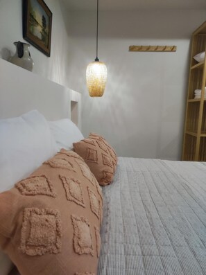 1 bedroom, WiFi, bed sheets - Charming renovated apartment with kitchen and garden in lovely ΜΥΤΗΛΙΝΙΟΙ withAC (ΜΥΤΗΛΙΝΙΟΙ)