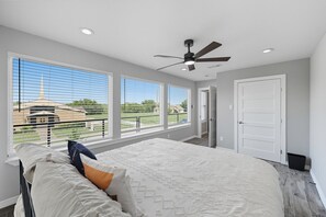 3 bedrooms, in-room safe, desk, iron/ironing board