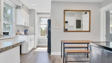 Micro-ondes, four, plaque de cuisson, lave-vaisselle