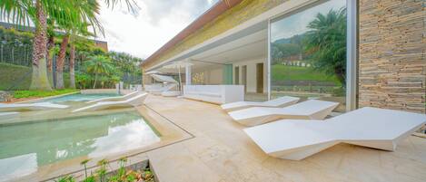 Outdoor pool, a heated pool