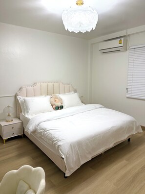 2 bedrooms, iron/ironing board, WiFi