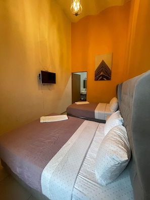 Comfort Room, City View | Free WiFi, bed sheets