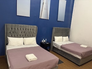 Comfort Double Room | Free WiFi, bed sheets