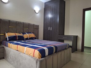 3 chambres, fer et planche à repasser, accès Internet, draps fournis