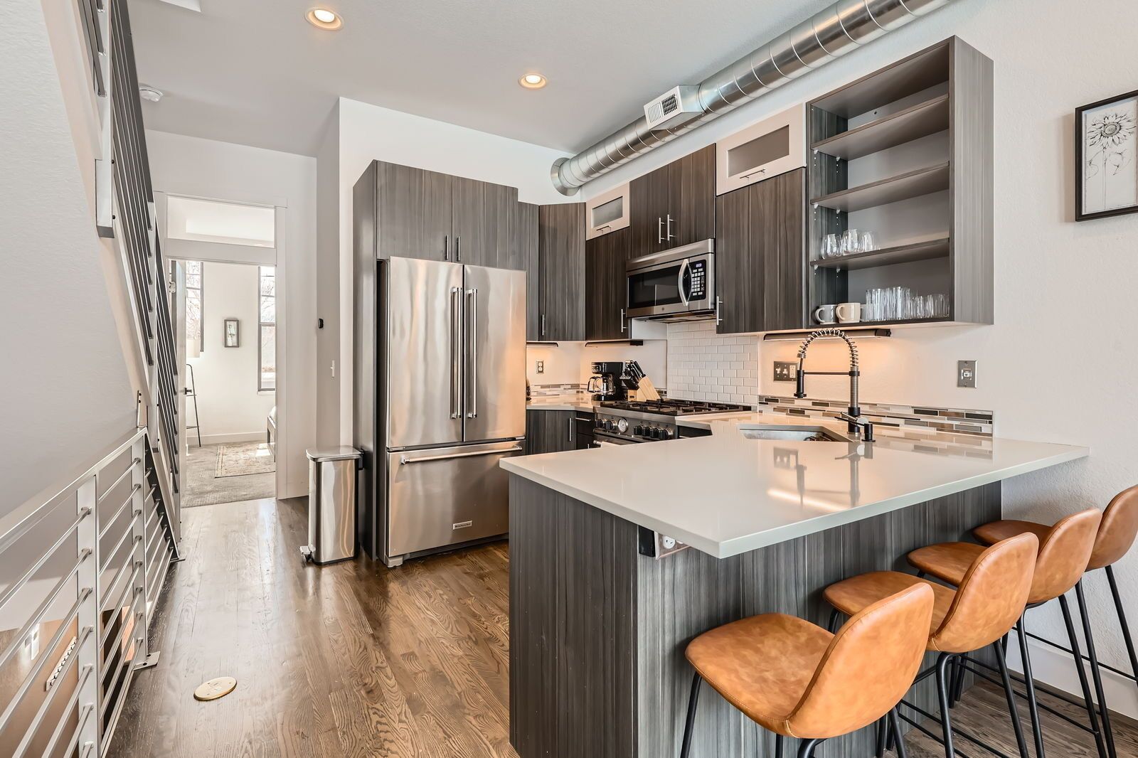 ميكروويف، فرن، موقد طهي مسطح، غسالة أطباق