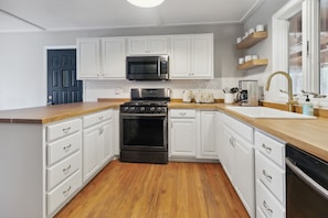 Microwave, oven, stovetop, dishwasher