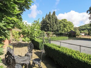 Property grounds - Courtyard Cottage (Church Stretton)