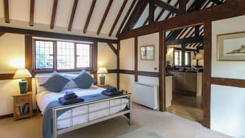 1 bedroom, individually decorated, individually furnished, free WiFi