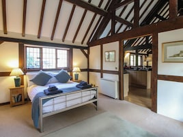 1 bedroom, individually decorated, individually furnished, free WiFi