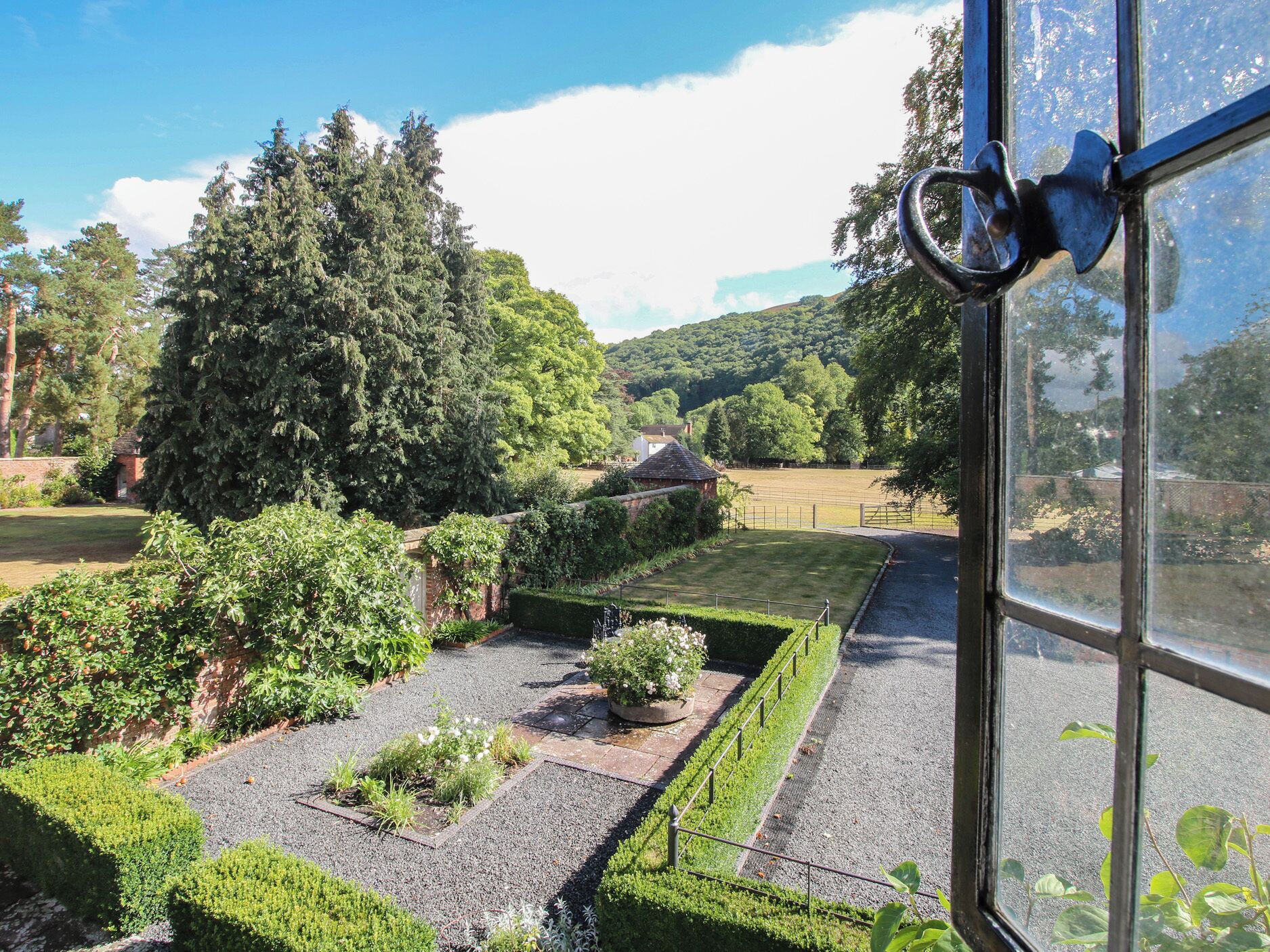 숙박 시설 구내