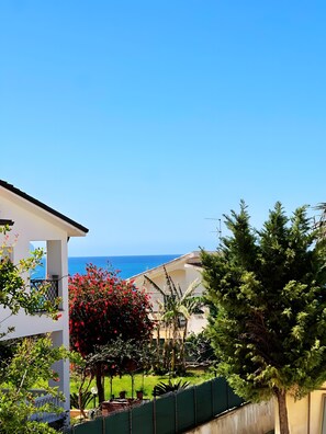 Property grounds - Casa Venti del Mare – Holiday Home Just 150m from Trappeto Beach (Piano Inferno Marina)
