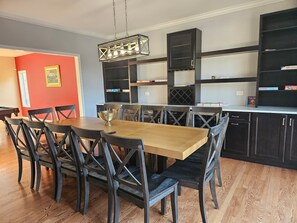 Dining - Fun 5BR 4.5BA, Pool, Hot Tub, Game Rm Near O’Hare (Wood Dale)
