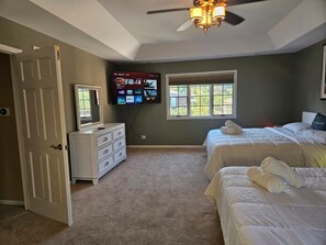 4 bedrooms, desk, iron/ironing board, travel crib
