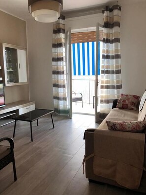 Apartment, Beach View | Living area