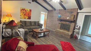 TV, fireplace