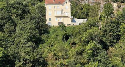 Villa Jeanne: une vue Ă couper le souffle pour un gĂźte 100% dog friendly!