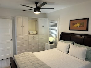 2 habitaciones, tabla de planchar con plancha y internet