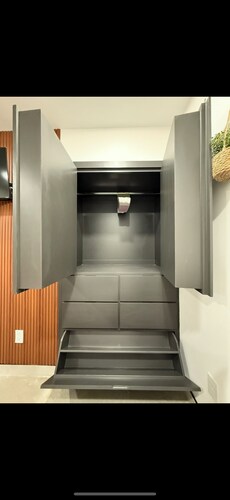 Modern Sleek Tiny house